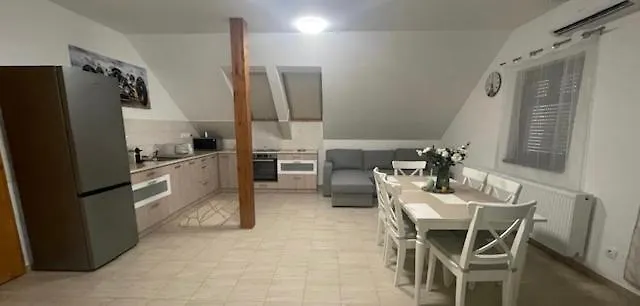 Apartamento Taverna 2 Monor